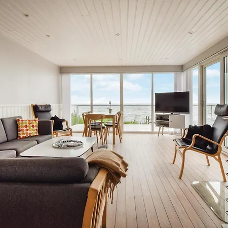 Ronnebo بيت للعطل