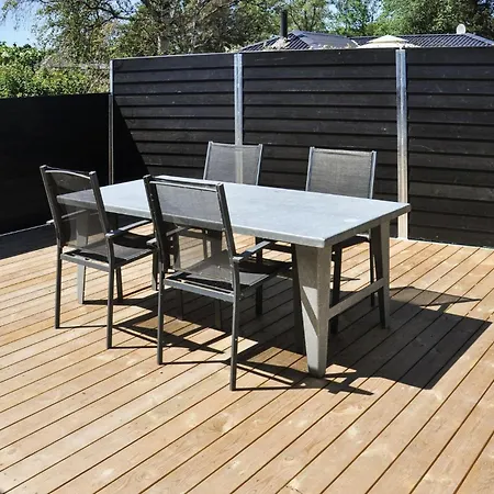 Ronnebo بيت للعطل نْيوبورغ